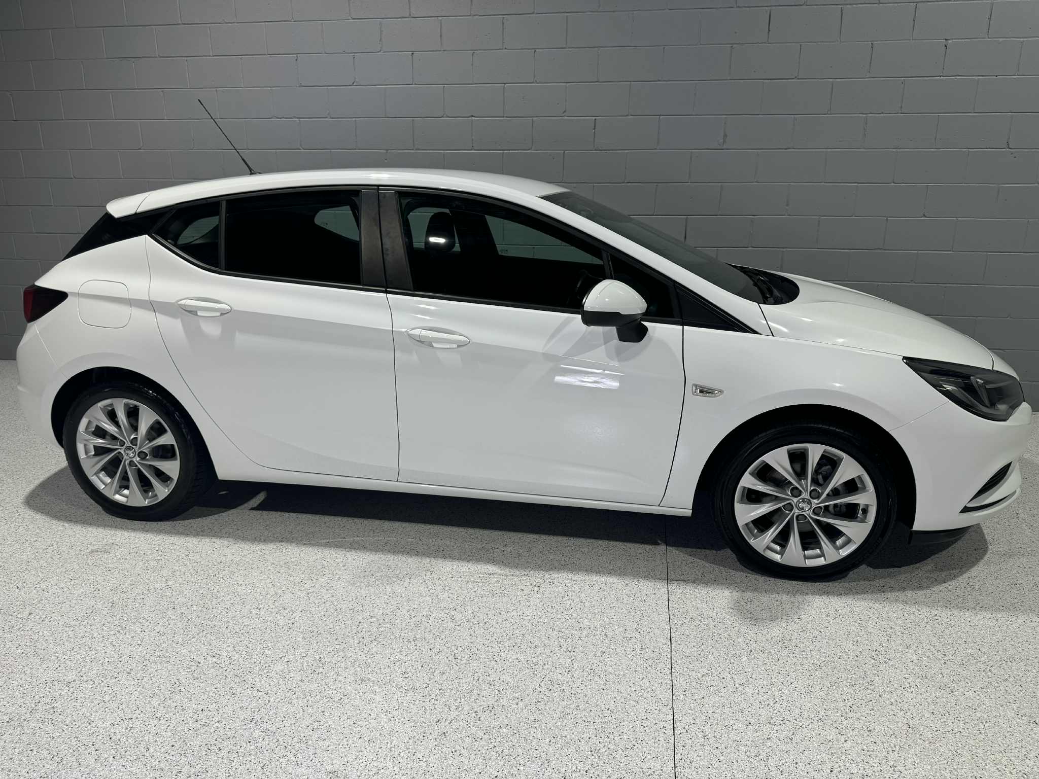 1b0a0d0c-9695-4f6d-8d79-c906f537feb8