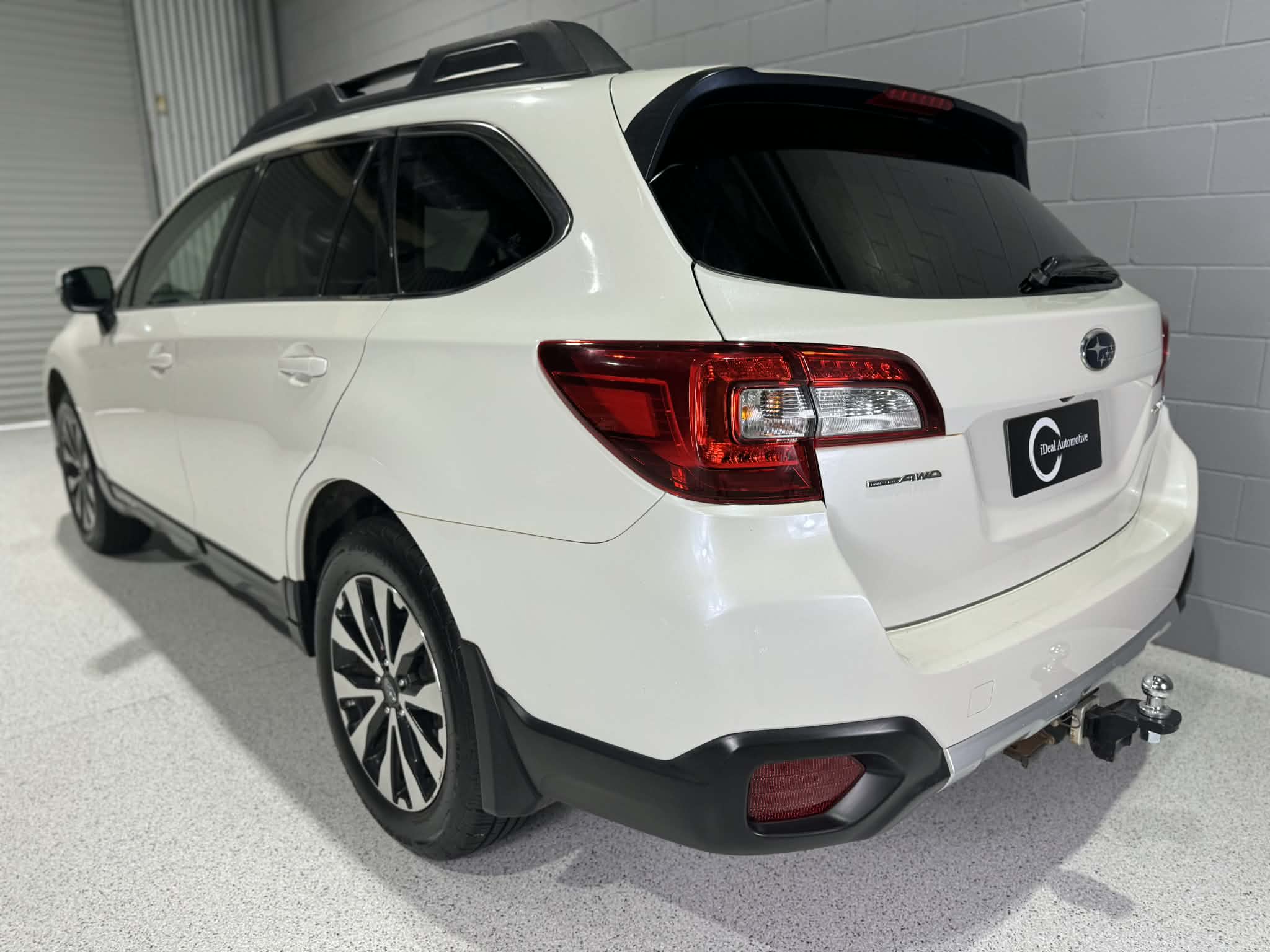 1b5a24ed-186e-4aa3-8682-40574a4c6f68